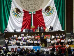 Los grupos parlamentarios de la alianza opositora Va Por México se resistieron a que el presupuesto fuera aprobado como lo envió el Presidente López Obrador, pero Morena y aliados lo aprobaron por mayoría. SUN/ARCHIVO