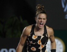 CORAJE. La tenista griega tiró de corazón durante el partido y se llevó la victoria. EFE/Francisco Guasco