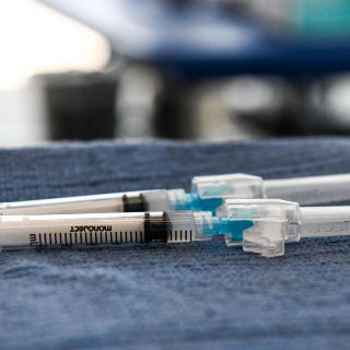 López-Gatell anuncia vacunación contra el COVID-19 a menores de 15 a 17 años sin comorbilidades