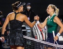 ALTO VOLTAJE. Garbiñe Muguruza y Anett Kontaveit se vieron las caras en la fase de grupos y ahora se medirán en la final. IMAGO7