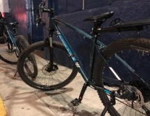 Al arribo de los uniformados se constató que se trataba de las bicis robadas el fin de semana con número de serie CG-041 y CG-042, marca Alubike, en color azul con negro y rodado 26. ESPECIAL