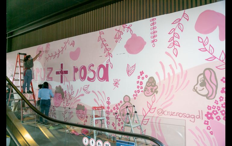 Mural Cruz Rosa en The Landmark. GENTE BIEN JALISCO/JORGE SOLTERO
