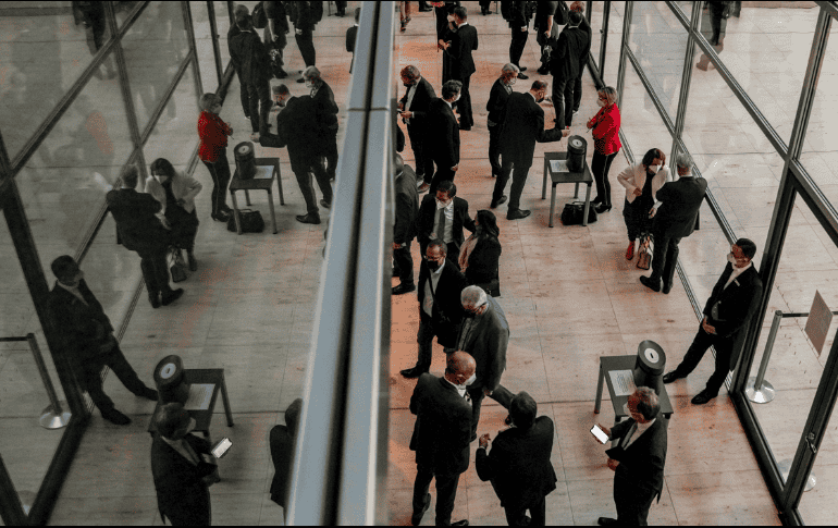 Advierte. La ola de contagios en Alemania ha ido a la alza, lo que provocaría un estado de emergencia en epocas navideñas. AP