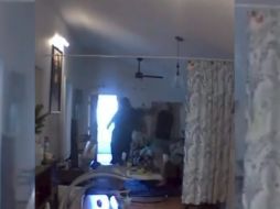 El video fue obtenido de las cámaras de seguridad del domicilio. En él se observa a Zac Stacy golpear a la mujer, arrojarla contra el suelo, levantarla y después lanzarla contra una televisión. TWITTER