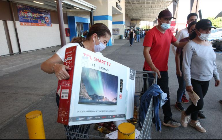 Los productos más vendidos fueron ropa y calzado (45%), seguido de electrónicos (26%) y línea blanca (9%). EL INFORMADOR/A. Camacho