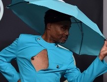 El estadounidense Billy Porter destaca en las alfombras rojas por romper estereotipos, y los American Music Awards 2021 no fueron la excepción. AP/ JORDAN STRAUSS