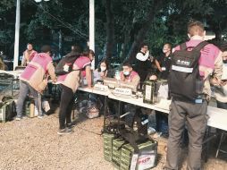 Conteo. Tras el cierre de las casillas inició el conteo oficial, que termina hoy lunes a las 18:00 horas. Especial