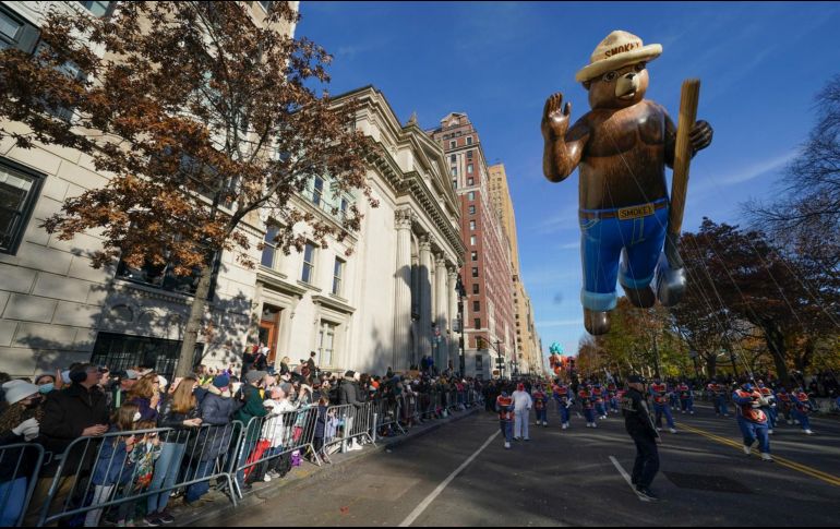 El desfile del Día de Acción de Gracias es el último evento festivo de Estados Unidos que regresa en medio de la pandemia. AP / S. Wenig