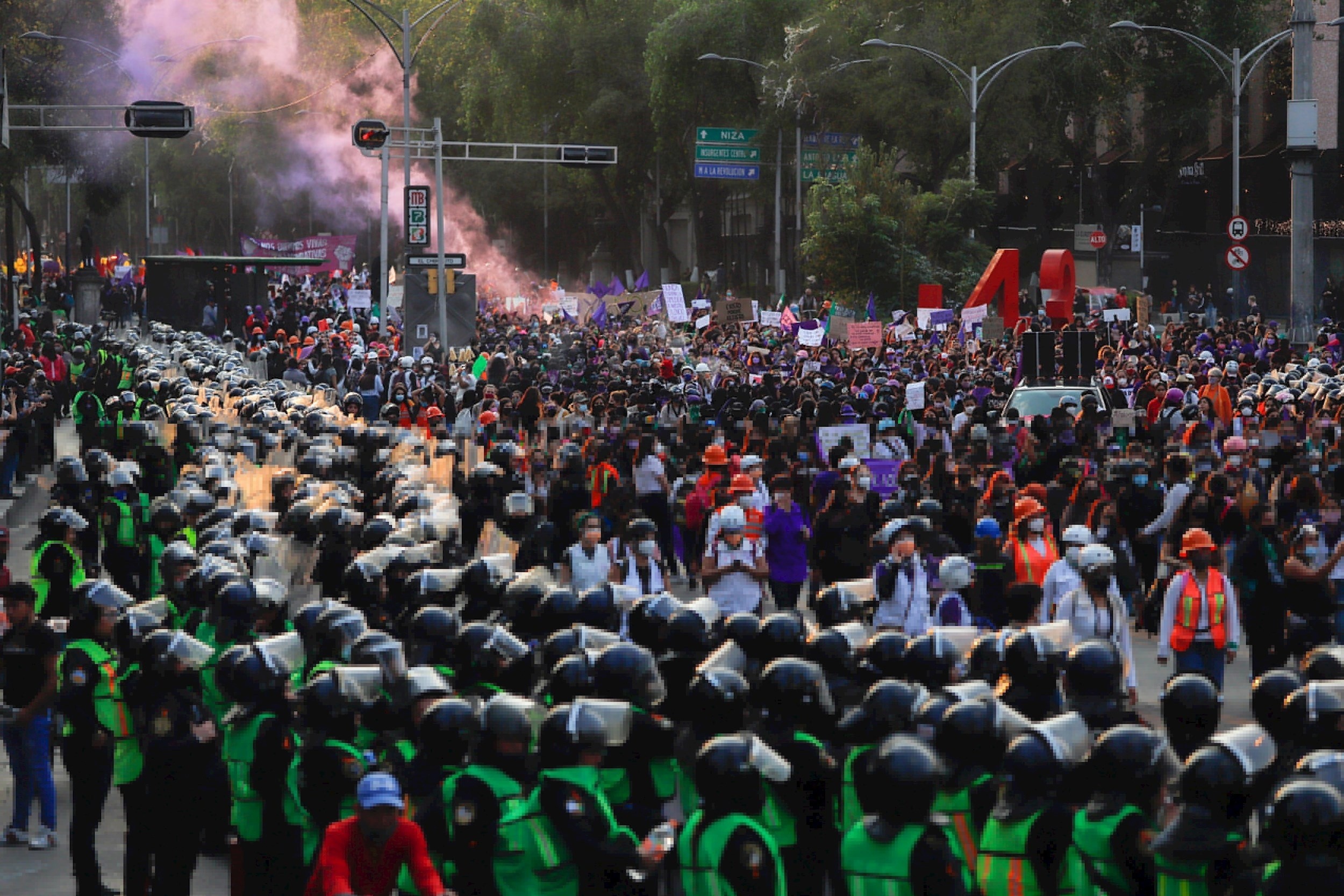 Marcha en CDMX: Miles de mujeres exigen un alto a la violencia de ...