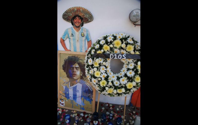 HOMENAJE. Los aficionados del futbol en San Andrés Cholula, crearon la Iglesia Maradoniana para todos aquellos que tienen al creador de la 