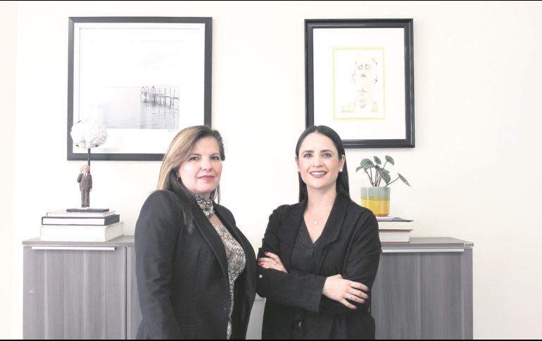La investigadora, Rocío Maciel Arellano y la regidora de Zapopan, María Gómez. ESPECIAL