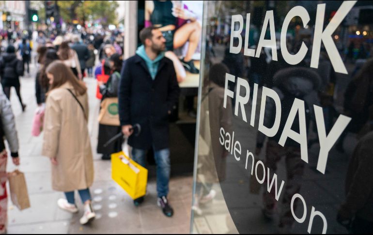 Analistas esperan unas cifras de gasto globales en Internet de 910 mil MDD entre principios de noviembre y finales de diciembre. AP / D. Lipinski