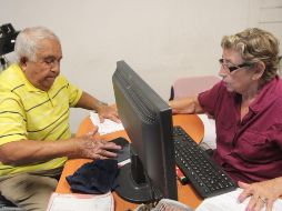 Las personas mayores de 60 años pueden tramitar su credencial del INAPAM para recibir muchos beneficios. EL INFORMADOR / ARCHIVO