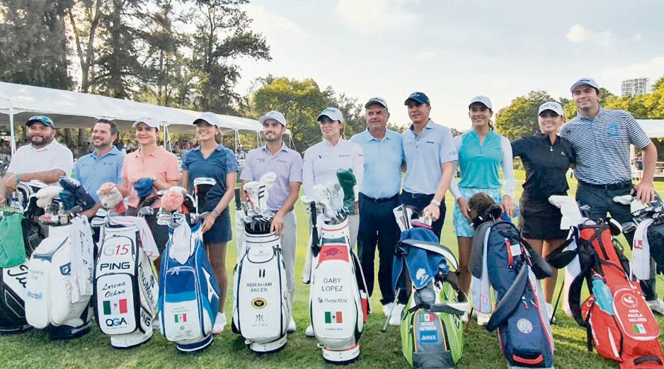 Lorena Ochoa posó junto a Gaby López, Carlos Ortiz, Abraham Ancer, Álvaro Ortiz y otras seis jóvenes estrellas del golf mexicano, junto a Rafael Alarcón. EL INFORMADOR/M. Navarro
