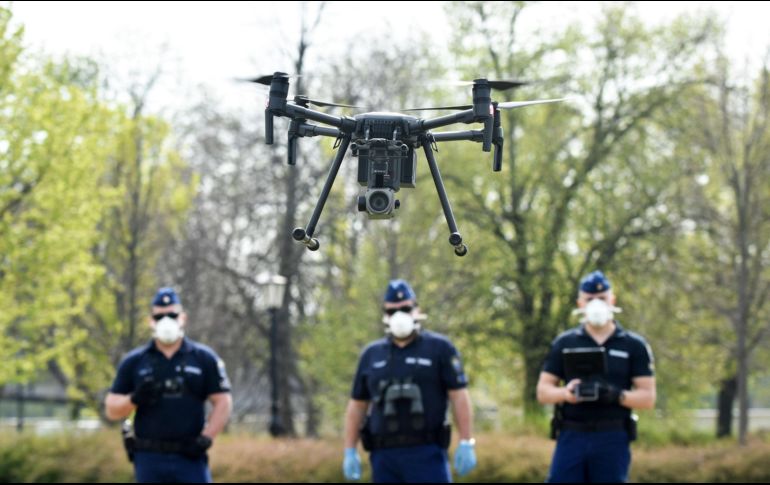 Delincuentes y autoridades recurren a nuevas herramientas, como el uso de drones con explosivos. EFE/J. Meszaros