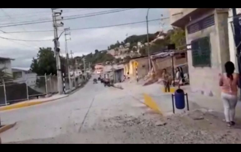 Usuarios de redes sociales han compartido imágenes y videos de cómo se vivió el sismo en Perú. AP /