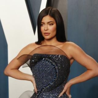 ¡De ensueño! Kylie Jenner presume lujosa decoración navideña
