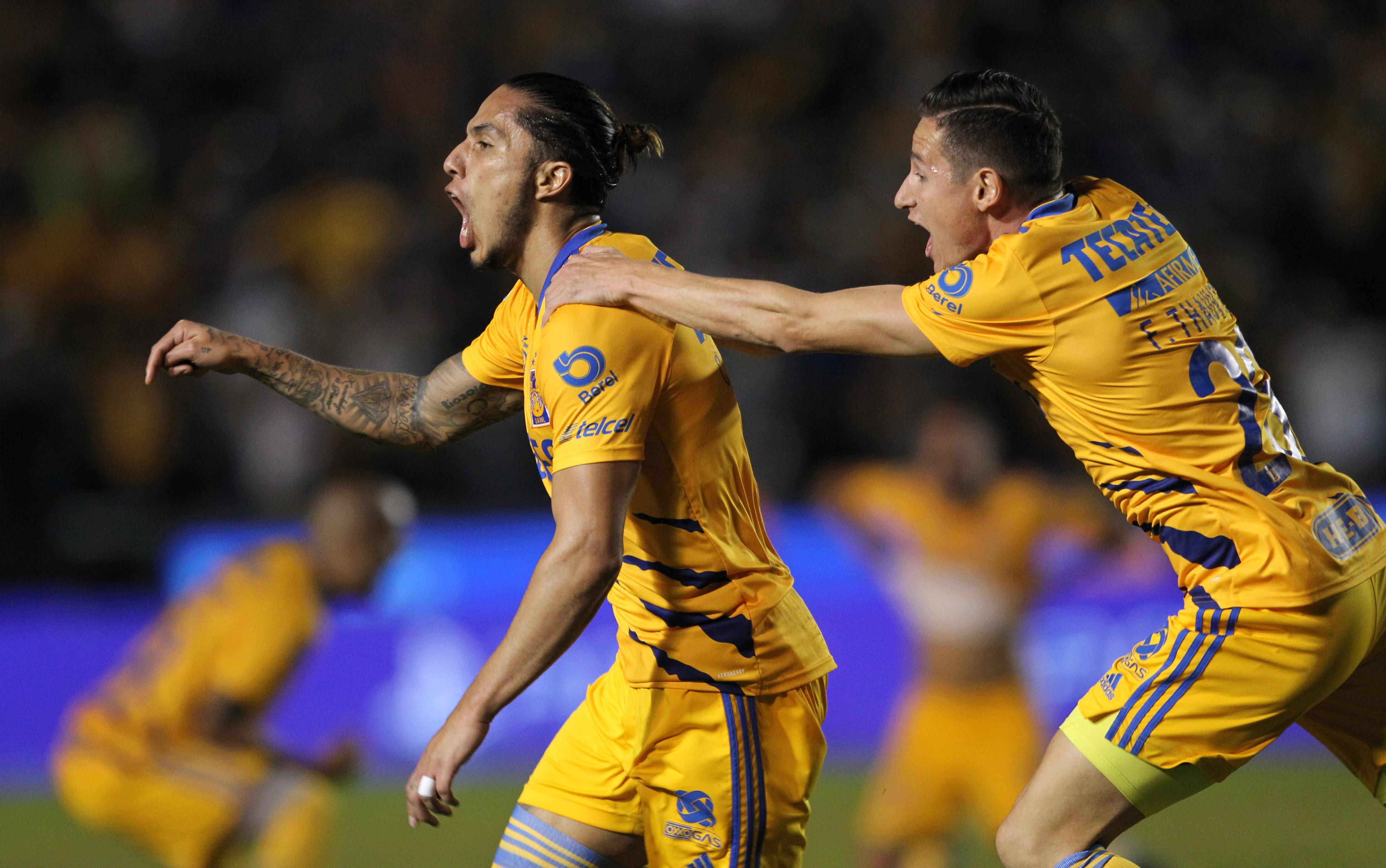 TAPANDO BOCAS. Carlos Salcedo fue muy criticado por su propia afición y ahora fue el encargado de darle el pase a los Felinos. IMAGO7