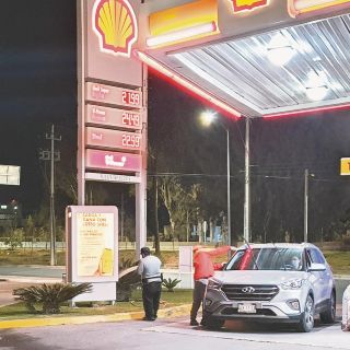 Afecta a tapatíos alza en combustibles  