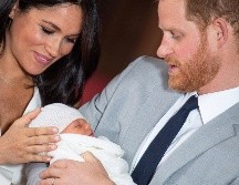 En una entrevista con Oprah Winfrey, el príncipe Enrique y Meghan Markle afirmaron que un miembro de la familia real, al que no nombraron, se había preocupado por el color de piel que tendría su hijo Archie. EFE / ARCHIVO