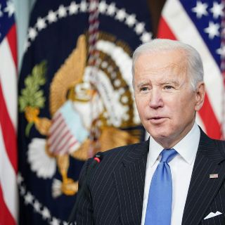 Biden descarta, por el momento, más restricciones de viaje por ómicron