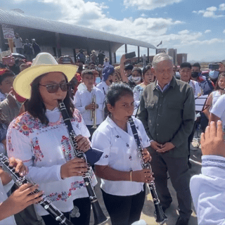 VIDEO: AMLO "carga energías" en Oaxaca previo a su Informe de Gobierno