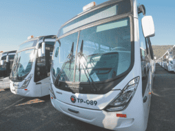 ESTRENO. El secretario de Movilidad destacó que entre los camiones nuevos que circularán en la Zona Metropolitana de Guadalajara hay algunos que tienen piso bajo y rampas y otros que funcionan con gas natural o con sistemas Euro 4 y 5. ESPECIAL