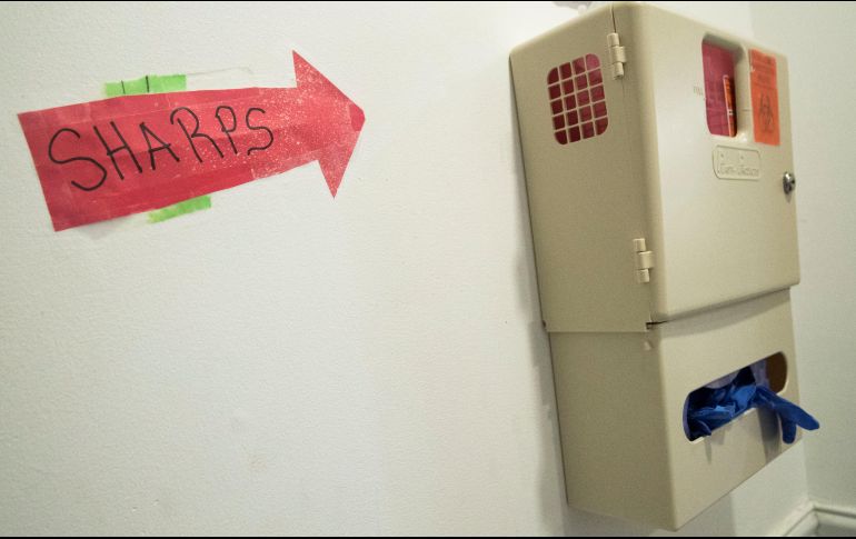 Los opositores consideran los sitios como un fracaso moral que básicamente autoriza el consumo de derogas. Las leyes federales prohíben operar un lugar para consumo de narcóticos. AP / ARCHIVO