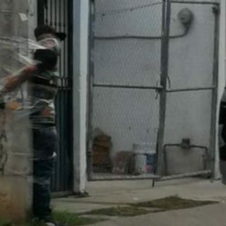 Golpean y amarran a poste a presunto ladrón en Tonalá