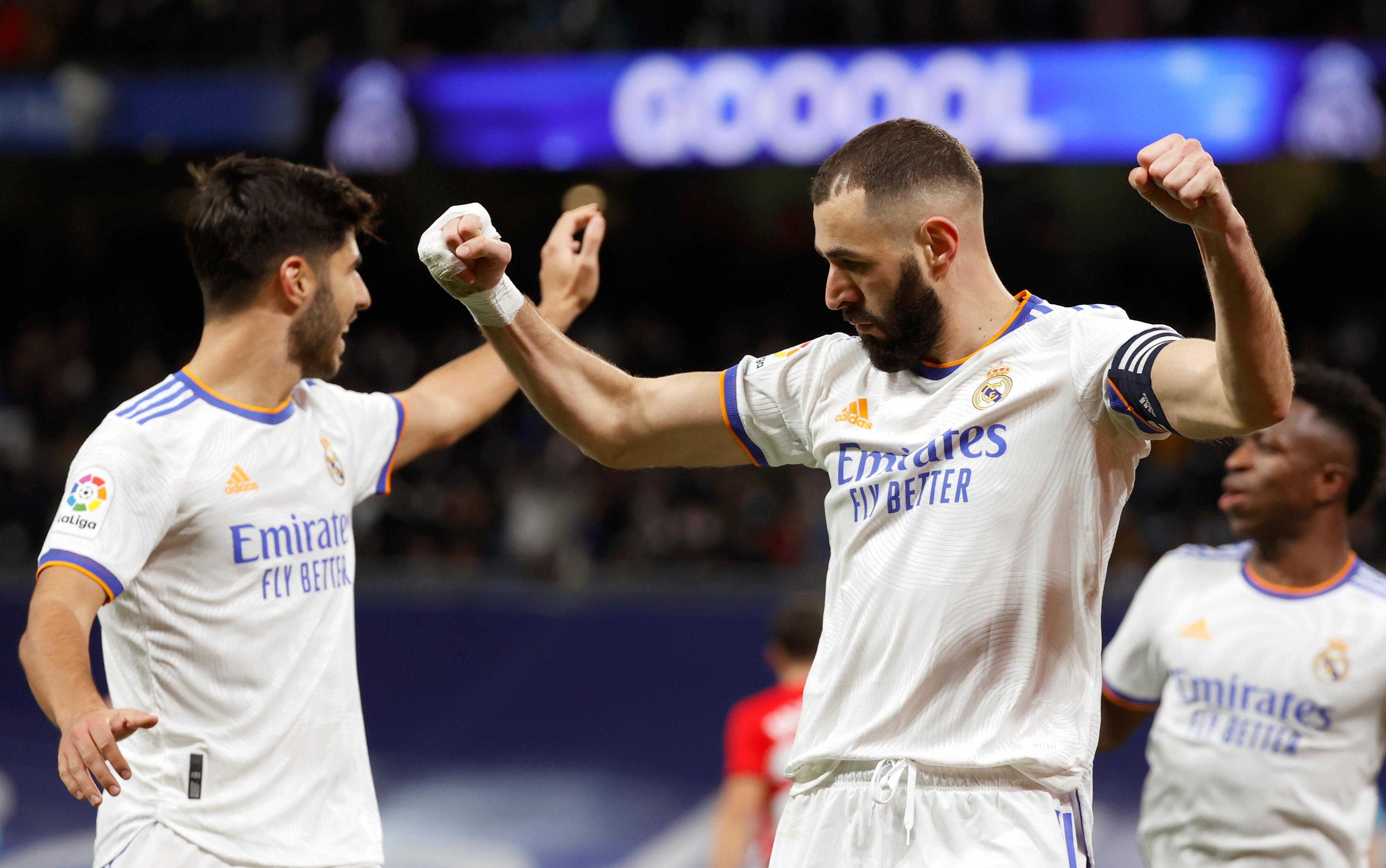 Un gol de Karim Benzema (40) permitió al Real Madrid ampliar a siete puntos su ventaja en la clasificación sobre el Atlético de Madrid y la Real Sociedad. EFE/J. Lizón