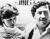 El narcotraficante junto a su esposa, María Victoria Henao. GETTY IMAGES