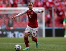 El 12 de junio, Eriksen se desplomó en pleno partido, víctima de un paro cardiaco; unas semanas después se implantó un desfibrilador, dispositivo para prevenir el riesgo de muerte súbita. AP / ARCHIVO