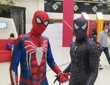 Alexander y Alan vestidos de “Spider-Man” en la FIL 2021. EL INFORMADOR / A. Ceja