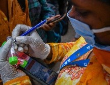 De acuerdo con la OMS muchos países han incrementado sus test para intentar detectar la nueva variante ómicron. AFP / M. Kiran