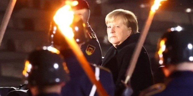 Angela Merkel: Die emotionale Rede der Bundeskanzlerin und die Punksongs zum Abschied