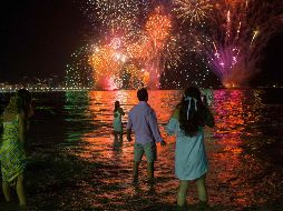 La celebración anual en la playa de Copacabana ha reunido en el pasado a más de un millón de lugareños y turistas. AFP / ARCHIVO