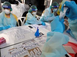 El extranjero, que contaba con dos vacunas de Pfizer, se encuentra en buena salud y se encuentra en cuarentena. EFE/N. Sangnak