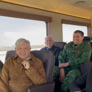 AMLO afirma que se podrá llegar al aeropuerto de Santa Lucía en 45 minutos