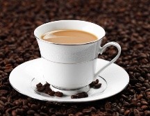 Beber una taza de café por las mañanas puede ser una fuente de energía y claridad mental. EFE / ARCHIVO