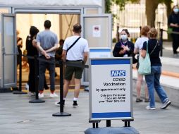 Las autoridades británicas exigirán llevar mascarilla en el transporte público o en las tiendas, mientras que todos los viajeros que entren en el país, deberán hacerse una prueba PCR al segundo día de su entrada. EFE / ARCHIVO