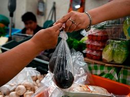 AMLO señaló que, tras la pandemia, cuando inició la recuperación económica, no había materias primas y empezaron a subir los precios. AFP / ARCHIVO