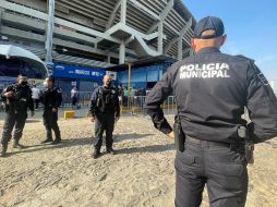 Elementos de la policía tapatía detuvieron a los involucrados en la riña y descartaron que hubiera detonaciones de arma de fuego. CORTESÍA/POLICÍA DE GUADALAJARA