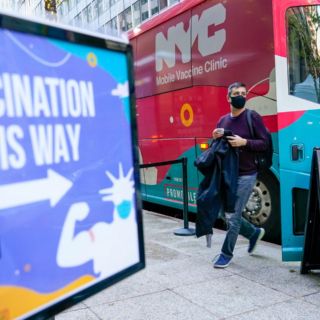 COVID: Contagios en Nueva York comienzan a disminuir, según datos