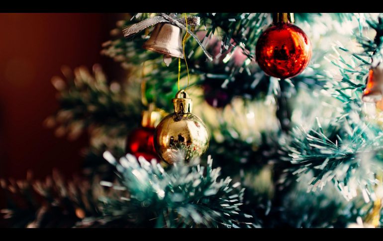 Según indica la religión católica, el árbol navideño debería colocarse el primero de diciembre. UNSPLASH/ RODION KUTSAEV