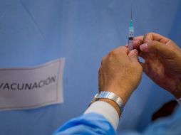 Aquellos que se vacunaron posteriormente a junio de 2021 deberán esperar hasta que hayan pasado 6 meses de la última vacunación. EFE / ARCHIVO