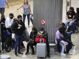 Hugo López-Gatell mencionó que consideran retirar los cuestionarios porque no ofrecen utilidad alguna y en cambio estorban. SUN / ARCHIVO