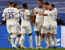 El delantero del Real Madrid, Marco Asensio (2-d), celebra con sus compañeros tras marcar el segundo gol ante el Inter. EFE/J. Hidalgo