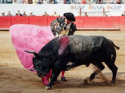 Hasta esta nueva reforma, tanto las corridas de toros como las peleas de gallos han sido exceptuadas de las normas que prohíben matar animales prolongando su agonía, mutilarlos o incitarlos a atacarse entre ellos. EL INFORMADOR / ARCHIVO