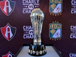 El preciado trofeo que está en disputa será el noveno para los Panzas Verdes o el segundo para los Rojinegros. IMAGO7/S. Laureano