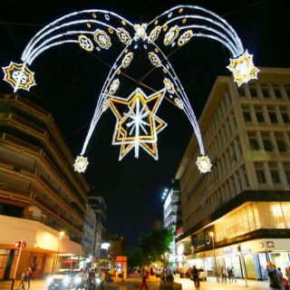 Las calles de Guadalajara se llenan de luz con el ornato navideño